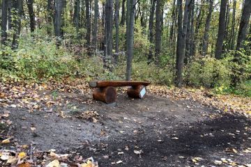 Oprava po vandaloch a osadenie ďalších lavičiek 2019