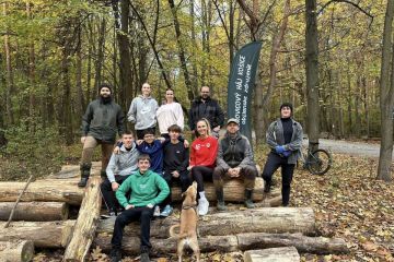 Vydarená októbrová akcia - Sobotné doobedie so 17 dobrovoľníkmi v Borovicovom háji 2024